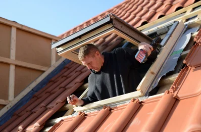 Pose de fenêtres de toit Velux à Champguyon